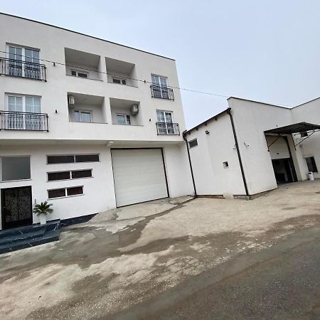 White Apartments Kosovo Polje Екстер'єр фото