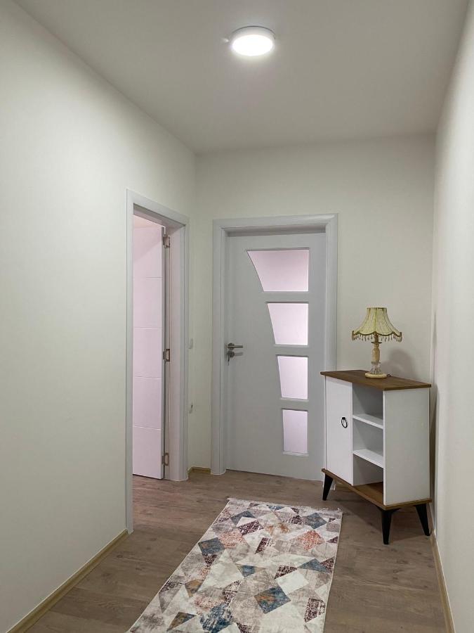 White Apartments Kosovo Polje Екстер'єр фото