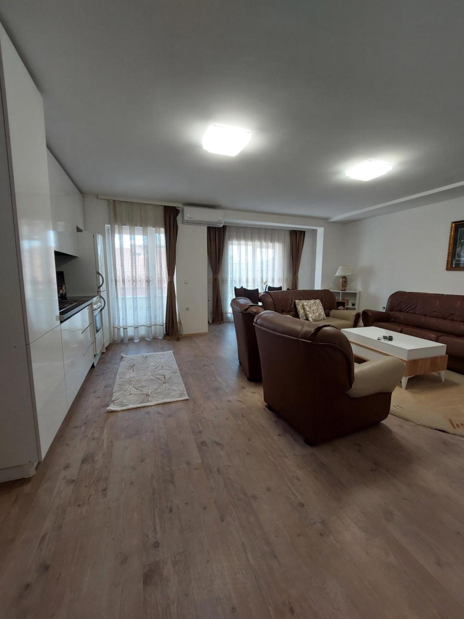 White Apartments Kosovo Polje Екстер'єр фото